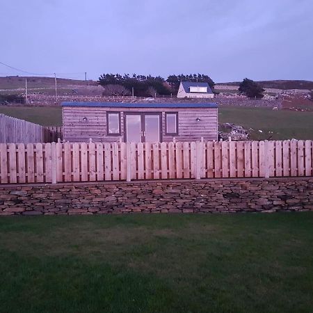 Allibella Shepherds Hut, Amazing Seaview, Private Garden, Pet Friendly Hotel Barmouth Exterior photo