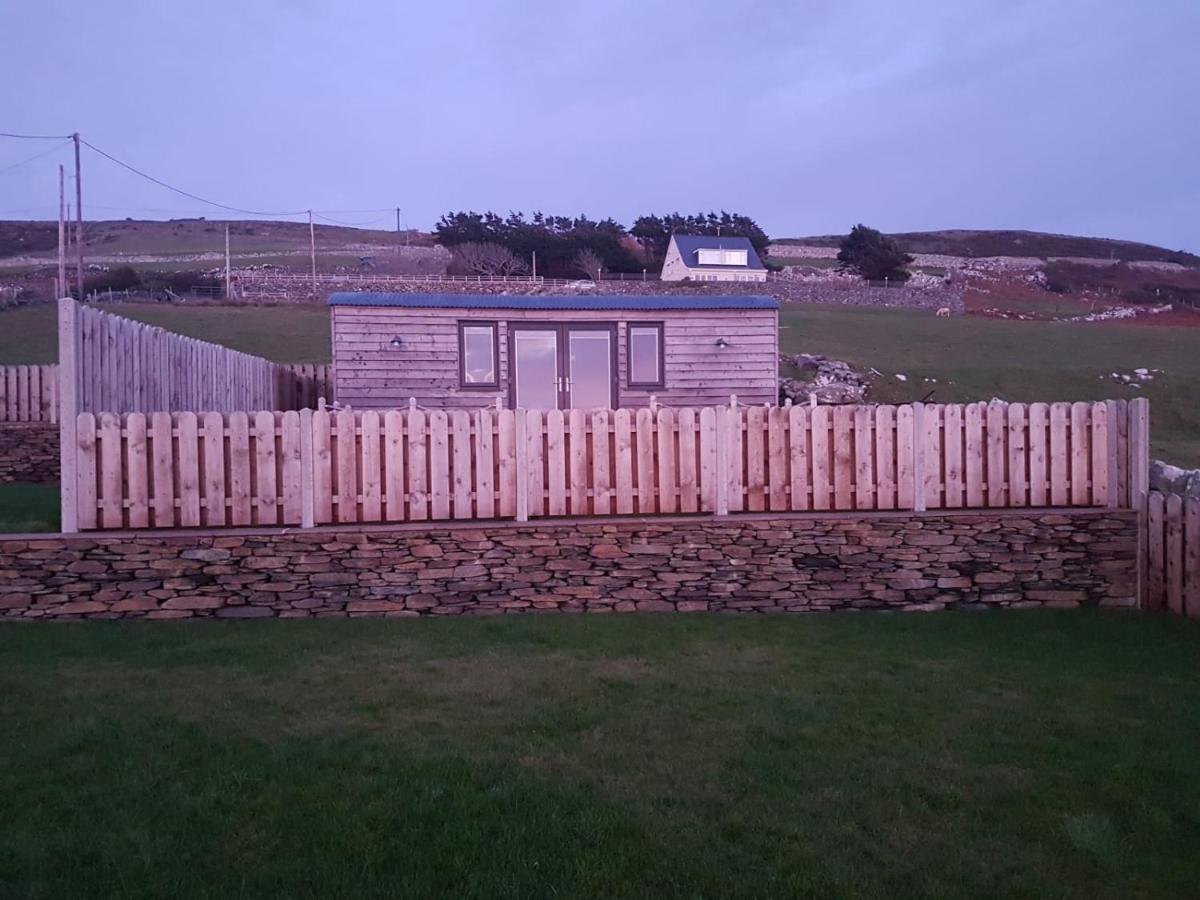 Allibella Shepherds Hut, Amazing Seaview, Private Garden, Pet Friendly Hotel Barmouth Exterior photo