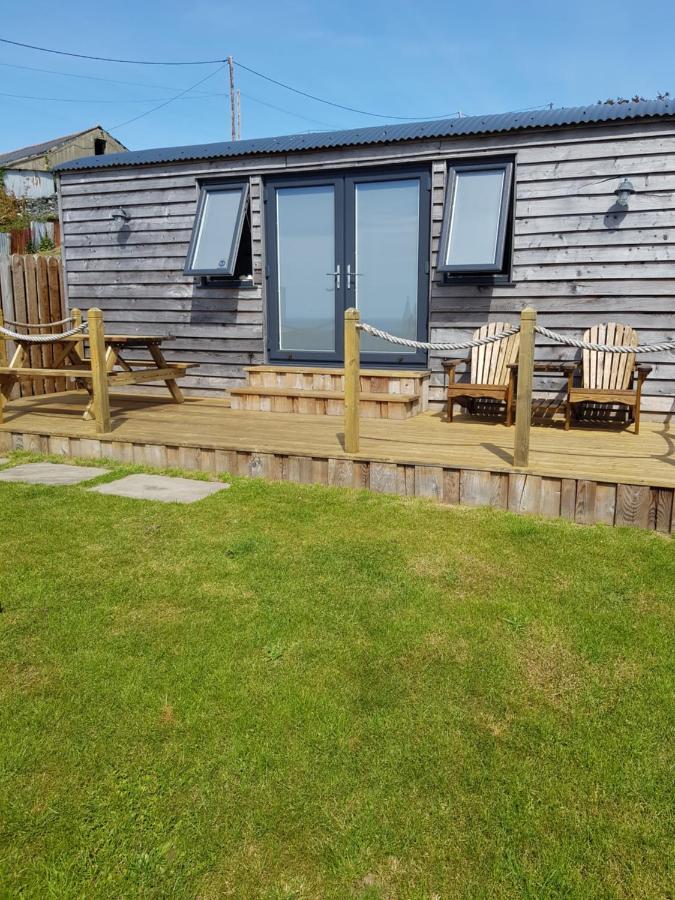 Allibella Shepherds Hut, Amazing Seaview, Private Garden, Pet Friendly Hotel Barmouth Exterior photo